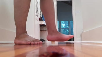 Preview 3 of Kinapper - Verbal Giant Crushes Tiny