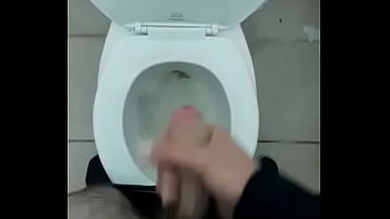 Preview 4 of Xxx Pornobuss - jovencito se corre rico mucha leche