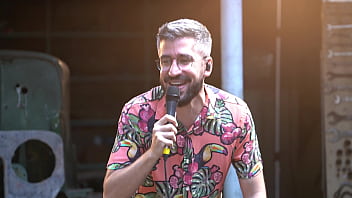 Preview 2 of Sexdary - Leleco do Pagodcast mandando um pagodinho em casa