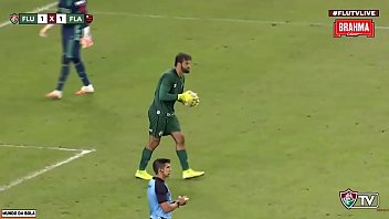 Preview 2 of Gay Dady Gay - Fluzao colocando a mulambada pra mamar