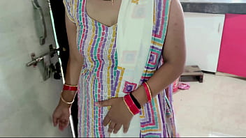Preview 1 of Big Fit Xxx - दोस्त की अम्मा चुद गई - xxx दोस्त की हॉट माँ को घर पर अकेली रहते हुए चोदा