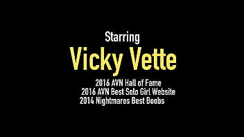Preview 1 of Tiny Pitete - Mature Lesbo Charlee Chase Worships Vicky Vette&#039_s Feet &amp_ Tits! Kinky!