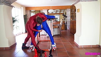 Preview 2 of Valentina Sesual - King Spandex Vs Lycra Lord