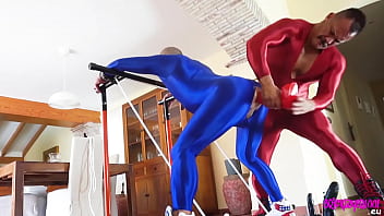 Preview 3 of Valentina Sesual - King Spandex Vs Lycra Lord