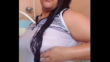 Preview 3 of Verbal Bisexual Talk - Ele ama ver meu bra&ccedil_o molhado - Parte 2