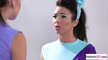 Preview 1 of Iranian Arsch Fick - Lesbian babe facesitting then rimming gf