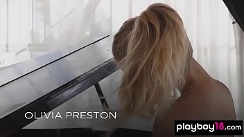 Preview 1 of El Bombero - Cute pianist Olivia Preston stripping on her instrument