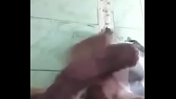 Preview 1 of Pornstars African - Geandre Novinho Geandre gozando muito.