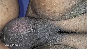 Preview 4 of Tatuaje Chilena - Puto comendo cuzinho do amigo magrinho depois de comer a esposa