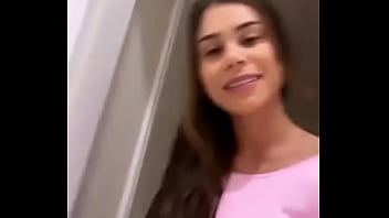Preview 3 of Sucking Dick Right - ana safada mostrando o corpo