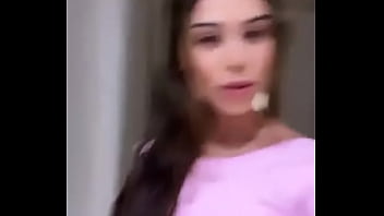 Preview 1 of Sucking Dick Right - ana safada mostrando o corpo