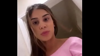 Preview 4 of Sucking Dick Right - ana safada mostrando o corpo