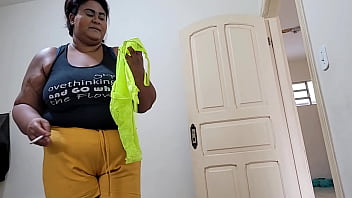 Preview 1 of World Porno Com - Madrasta experimenta roupas na frente de enteado &eacute_ fudida por ele