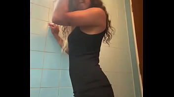 Preview 1 of Butimamm Sextub - Sem calcinha ,  s&oacute_ botar ... tu vem ?