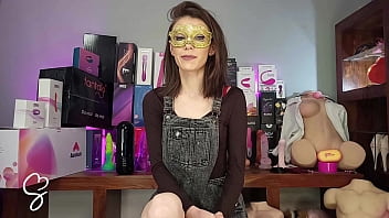 Preview 1 of Milf Sex Sluty - Sarah Sue Reviews Automatic Male masturbator from PHANXY