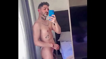 Preview 1 of Teen Lesbian Vk - Esta caluroso el d&iacute_a !! Quien para collab ️ #gay #Rt