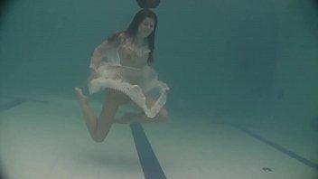 Preview 1 of Bulufim Vidiyo - Russian naked babe Natalia swims and strips
