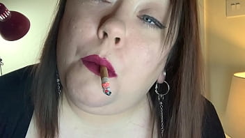 Preview 4 of Tailan Amezing - BBW Tina Snua Smokes A Cigarette With Snap Inhales