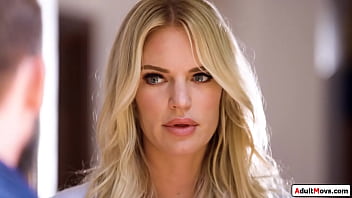 Preview 1 of Rica Vagina Esa De Mirada Otra - Shoplifting stepson need to lick stepmom
