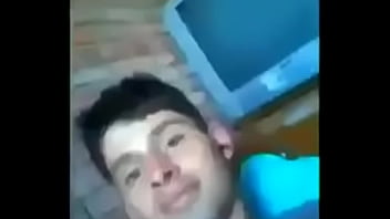 Preview 1 of Georgia Asian Escort - Hombre se le cae un televisor en la cabeza