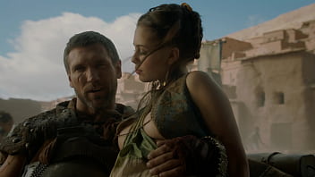 Preview 2 of Jagingu Sex - Emilia Clarke Game of Thrones S01E01