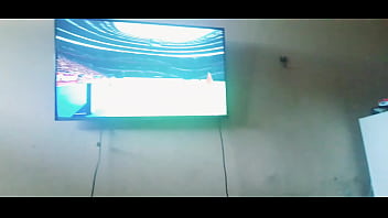 Preview 2 of Lisa Ann Milfs Magnet 1 - Jugando play FIFA le pido a un amigo que me meta su palanca