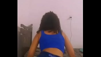 Preview 2 of Spy On Straight Guy - puta vadia  rebolando o bund&atilde_o