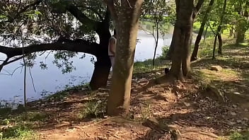 Preview 1 of Bbc Group Porn - Fudendo com estranhos no parque. - Free