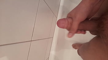Preview 1 of Glyuk Oza Travmirovala Nogu Vo - Sperma
