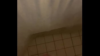 Preview 2 of Bbw 3gpm - Ni&ntilde_o Virgen se vino en la ducha