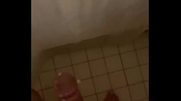 Preview 4 of Bbw 3gpm - Ni&ntilde_o Virgen se vino en la ducha