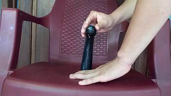 Preview 1 of Cristy Muck - La silla del Santi,  sent&aacute_ndome sobre enorme dildo hasta sacarme toda la lechita