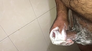 Preview 4 of Amature Orange Ass - Me la jalo en la regadera con jabon