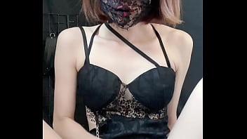 Preview 2 of Sunny Lione His Husband - 网红主播第一视角自慰 黑色制服 苗条 模特