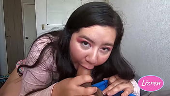 Preview 2 of Sleeping Cum Voyeur - Lizren Le voy a hacer un oral en pijama a mi vecino