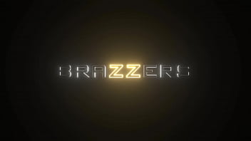 Preview 4 of Xxx Cnm Hd - Butt Plugged And Pounded.SlimThick Vic / Brazzers  / stream full from www.zzfull.com/inse