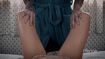 Preview 1 of Neighbour Knocks The Door - NADA COMO AGRADAR SUA MULHER FAZENDO AQUILO QUE ELA MAIS GOSTA. A MINHA AMA L&Iacute_NGUA NO GRELO - BIELLA E AQUELE M&Aacute_RIO