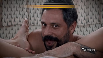 Preview 4 of Neighbour Knocks The Door - NADA COMO AGRADAR SUA MULHER FAZENDO AQUILO QUE ELA MAIS GOSTA. A MINHA AMA L&Iacute_NGUA NO GRELO - BIELLA E AQUELE M&Aacute_RIO