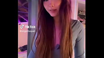 Preview 2 of Artista Boso - Tik Tok pagando peitinho