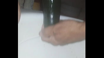 Preview 1 of Sunny Vs Sonakshi Xxx - me meto un pepino de 23 cm  parte ( 1 )