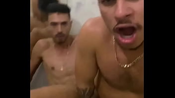 Preview 3 of Moti Ladis Sax - O Pauzudo me colocou no quartinho e arrega&ccedil_ou meu rabo,  meteu o pauz&atilde_o dele at&eacute_ eu pedir pra parar. Com Dallon GP