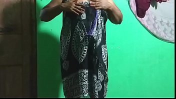 Preview 1 of Spy Toilet Masturbation - चुटकी ने अपने ही हाथ से अपनी चुदाई की
