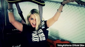 Preview 2 of Kongkek Jepang - Hot Blonde Vicky Vette Rubs Her Pussy And Gives A Great Titjob!