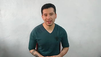 Preview 1 of Burra Y Burro Follando Zoofilia - Meseros heterosexuales del trabajo cogen por primera vez a pelo ! 21cm de vergas lecheras. culo virgen . Relato sexual