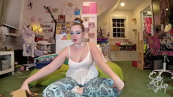 Preview 1 of Xxx Aishwarya Videos Unloading - LoveBirdVibe Toy Test