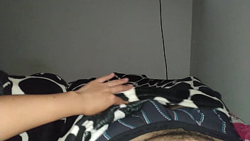 Preview 1 of Roboydy Cole - Hermanastra con co&ntilde_o estrecho se pone cachonda mientras ve&iacute_amos Shrek y me pide que la folle y me corra dentro de ella. Video Real Casero