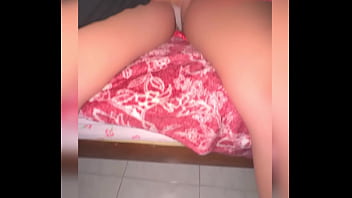 Preview 2 of Xvideosmiyabi - La PRM del PUEBLO Viene de Visita!! Y se Conocen mas a Fondo! Video casero
