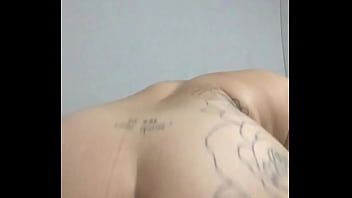 Preview 4 of Sara Say Porn - Tomando banho
