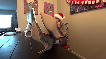 Preview 1 of Azeri Mugenilerin Imtim Heyati - The Naughty Elf (Part 1)