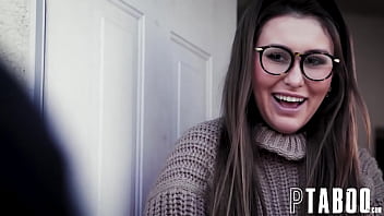 Preview 1 of Amantha Reallifecam - Delivery Girl Mia Moore Dark Desire for Old Friend Paige Owens